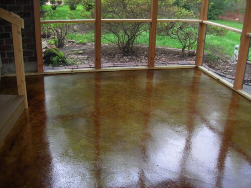 Time Between Staining and Sealing Concrete